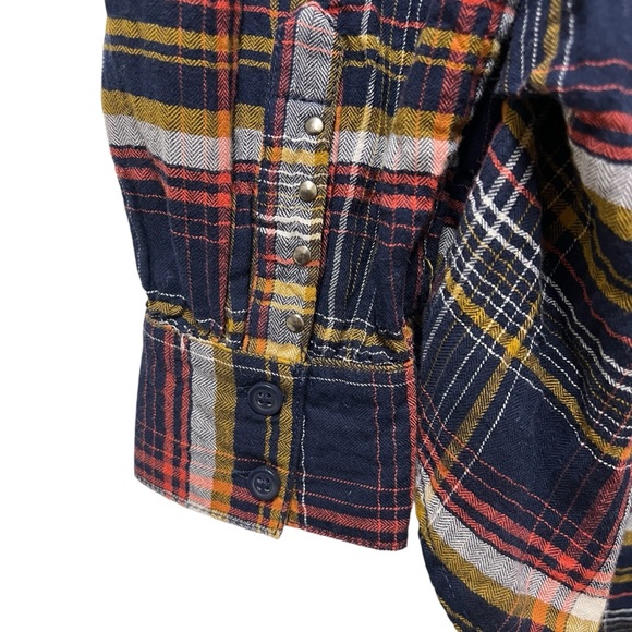 Twelve-O-Two Plaid Button Down Studded Hi/Low Top Size Small - Picture 5 of 6